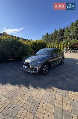 Внедорожник / Кроссовер Audi Q5 2021 в 