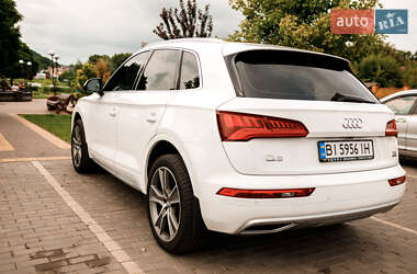 Внедорожник / Кроссовер Audi Q5 2017 в 