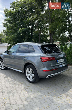 Внедорожник / Кроссовер Audi Q5 2017 в 