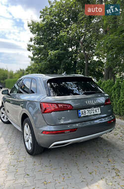 Внедорожник / Кроссовер Audi Q5 2017 в 