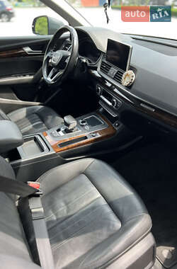 Внедорожник / Кроссовер Audi Q5 2017 в 