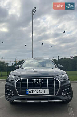 Внедорожник / Кроссовер Audi Q5 2021 в 