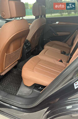 Внедорожник / Кроссовер Audi Q5 2021 в 