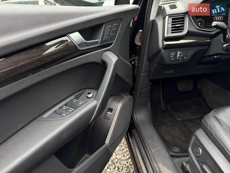 Позашляховик / Кросовер Audi Q5 2017 в Києві