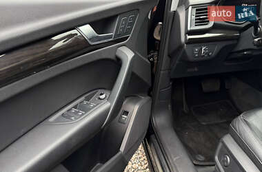 Внедорожник / Кроссовер Audi Q5 2017 в 