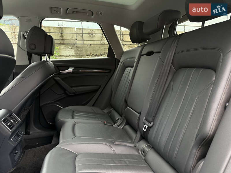 Позашляховик / Кросовер Audi Q5 2017 в Києві