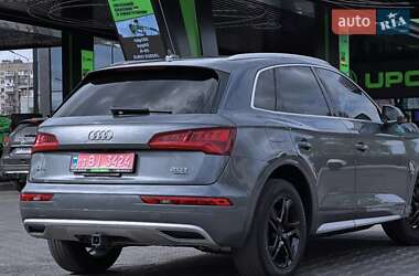 Внедорожник / Кроссовер Audi Q5 2018 в 