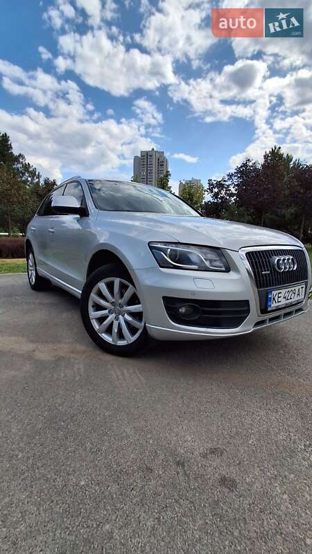 Внедорожник / Кроссовер Audi Q5 2009 в Зачепиловке