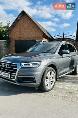 Внедорожник / Кроссовер Audi Q5 2017 в 