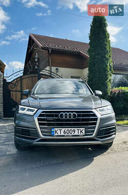 Внедорожник / Кроссовер Audi Q5 2017 в 