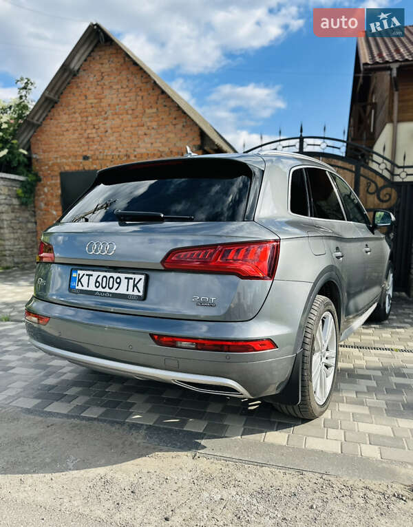 Внедорожник / Кроссовер Audi Q5 2017 в Каменец-Подольском