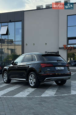 Внедорожник / Кроссовер Audi Q5 2019 в 