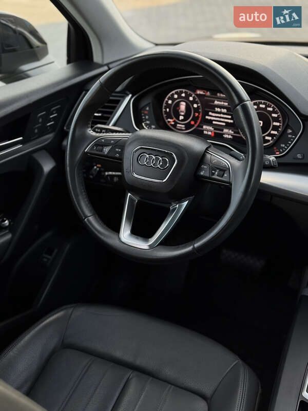 Позашляховик / Кросовер Audi Q5 2019 в Києві
