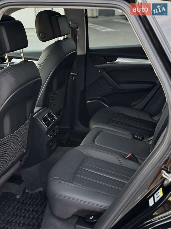 Позашляховик / Кросовер Audi Q5 2019 в Києві