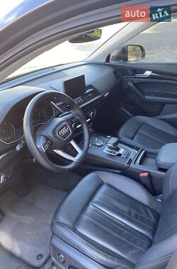 Внедорожник / Кроссовер Audi Q5 2019 в 