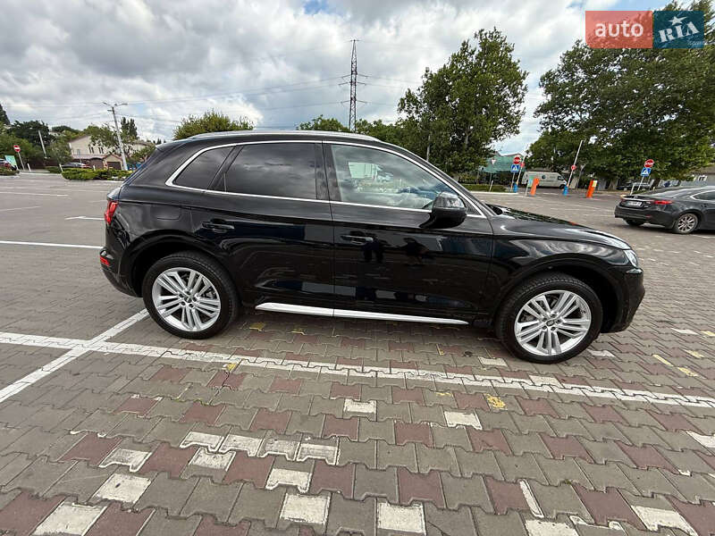 Внедорожник / Кроссовер Audi Q5 2018 в Одессе