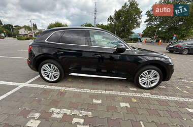 Внедорожник / Кроссовер Audi Q5 2018 в 