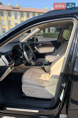 Внедорожник / Кроссовер Audi Q5 2018 в 