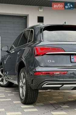 Внедорожник / Кроссовер Audi Q5 2022 в 