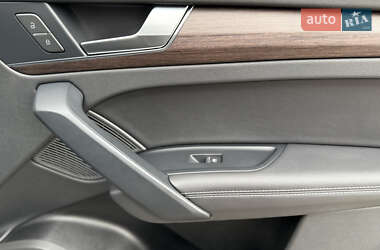 Внедорожник / Кроссовер Audi Q5 2022 в 