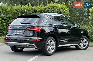 Внедорожник / Кроссовер Audi Q5 2018 в 