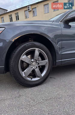 Внедорожник / Кроссовер Audi Q5 2010 в 