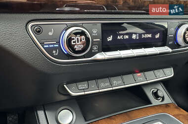 Внедорожник / Кроссовер Audi Q5 2017 в 