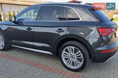 Внедорожник / Кроссовер Audi Q5 2017 в 
