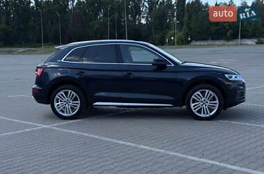 Внедорожник / Кроссовер Audi Q5 2018 в 