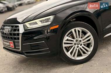 Внедорожник / Кроссовер Audi Q5 2018 в 