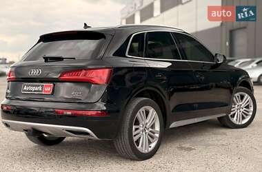Внедорожник / Кроссовер Audi Q5 2018 в 