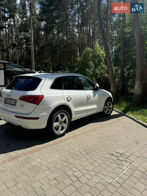 Внедорожник / Кроссовер Audi Q5 2011 в Вараше