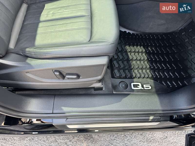 Внедорожник / Кроссовер Audi Q5 2019 в Тернополе