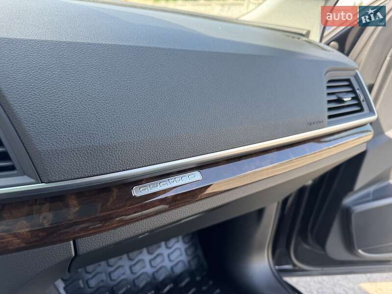 Внедорожник / Кроссовер Audi Q5 2019 в Тернополе