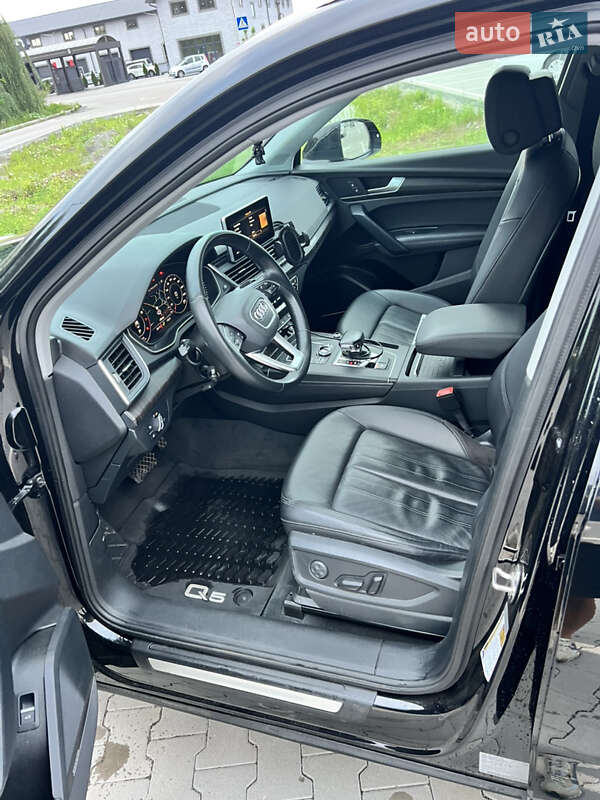 Внедорожник / Кроссовер Audi Q5 2019 в Киеве