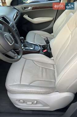 Внедорожник / Кроссовер Audi Q5 2011 в 