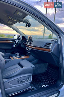 Позашляховик / Кросовер Audi Q5 2024 в 