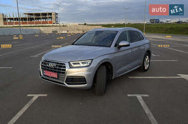 Внедорожник / Кроссовер Audi Q5 2017 в 