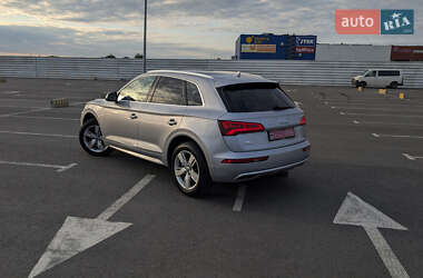 Внедорожник / Кроссовер Audi Q5 2017 в 