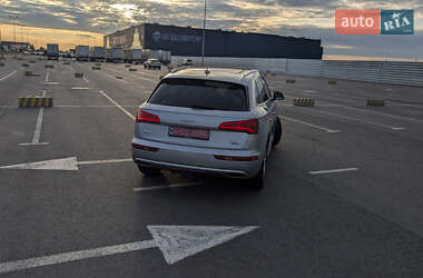 Внедорожник / Кроссовер Audi Q5 2017 в 