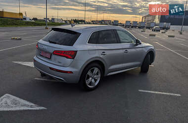 Внедорожник / Кроссовер Audi Q5 2017 в 