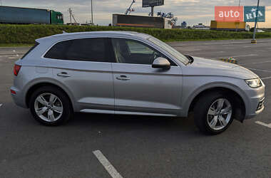 Внедорожник / Кроссовер Audi Q5 2017 в 
