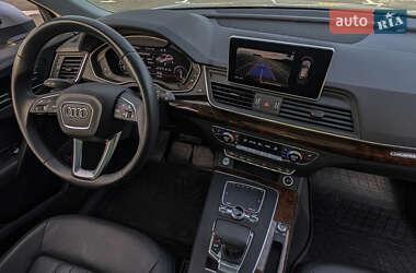 Внедорожник / Кроссовер Audi Q5 2017 в 