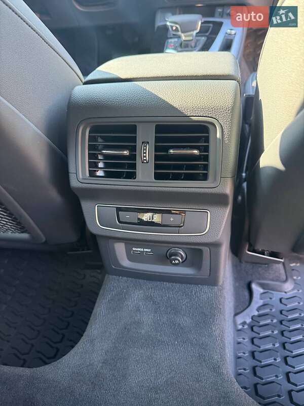 Внедорожник / Кроссовер Audi Q5 2024 в Львове