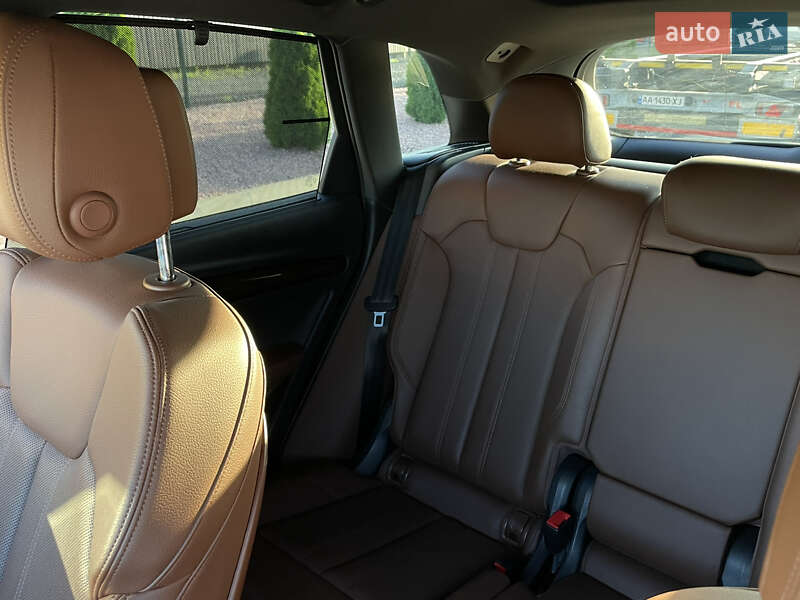 Внедорожник / Кроссовер Audi Q5 2018 в Луцке