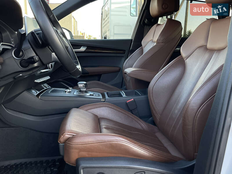 Внедорожник / Кроссовер Audi Q5 2018 в Луцке