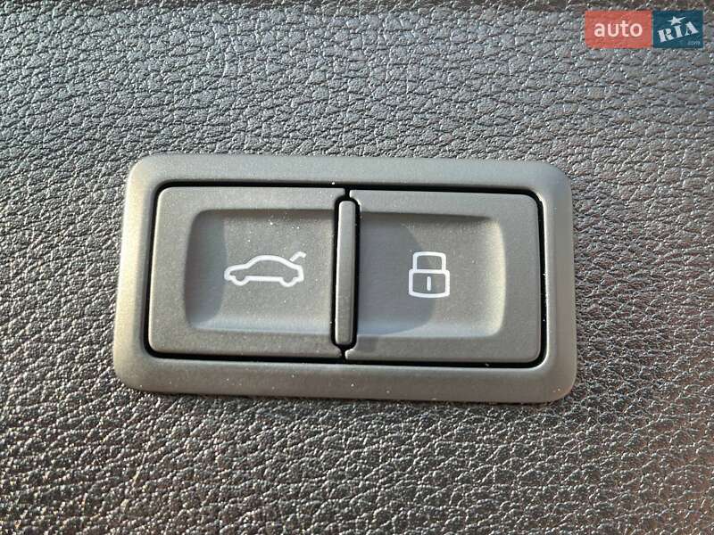 Внедорожник / Кроссовер Audi Q5 2021 в Киеве