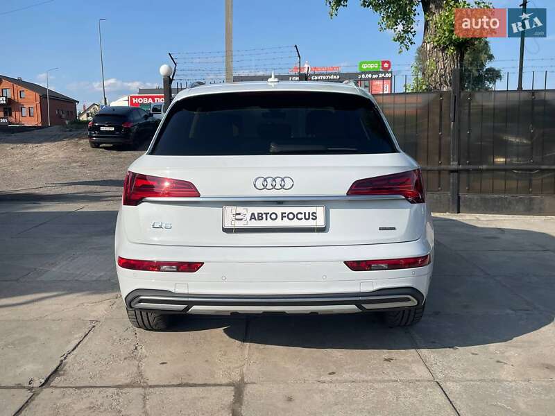 Внедорожник / Кроссовер Audi Q5 2021 в Киеве