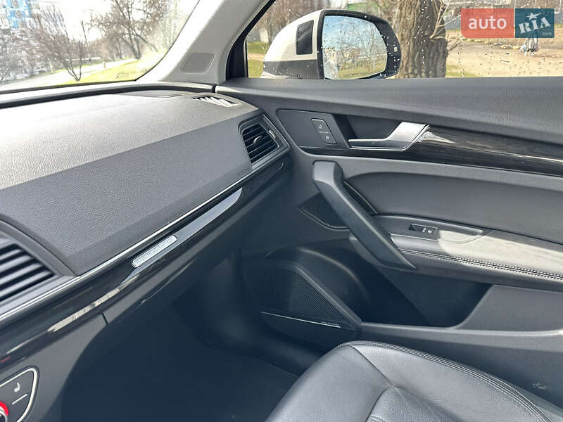 Внедорожник / Кроссовер Audi Q5 2020 в Днепре