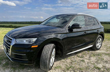Внедорожник / Кроссовер Audi Q5 2018 в 
